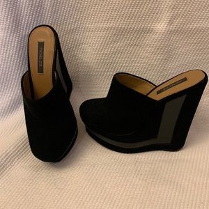 Rachel Zoe black suede and wood wedges platforms size 6